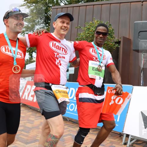 31.08.2025 - 21. Blankeneser Heldenlauf Strokosch-Dieckow http://msf.ph/oto/8692629 31.08.2025 12:37:42 Ziel 5699, 5698, 5617 meine-sportfotos.de