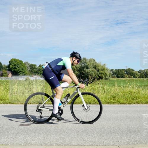 31.08.2025 - Elbe Triathlon Hamburg Michael Burmester http://msf.ph/oto/8692650 31.08.2025 10:42:22 Radfahren 992, 993, 1323 meine-sportfotos.de