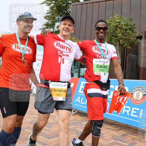 31.08.2025 - 21. Blankeneser Heldenlauf Strokosch-Dieckow http://msf.ph/oto/8692662 31.08.2025 12:37:42 Ziel 5699, 5698, 5617 meine-sportfotos.de