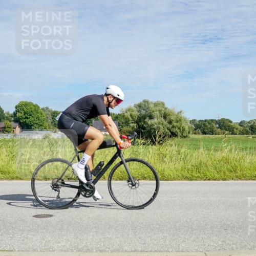 31.08.2025 - Elbe Triathlon Hamburg Michael Burmester http://msf.ph/oto/8692667 31.08.2025 10:42:45 Radfahren 1013, 1074, 1154 meine-sportfotos.de