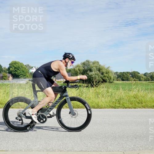 31.08.2025 - Elbe Triathlon Hamburg Michael Burmester http://msf.ph/oto/8692702 31.08.2025 10:43:52 Radfahren 890, 1202, 1283, 1306, 1344 meine-sportfotos.de