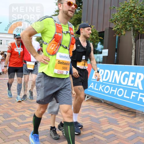 31.08.2025 - 21. Blankeneser Heldenlauf Strokosch-Dieckow http://msf.ph/oto/8692717 31.08.2025 12:37:40 Ziel 5170, 5699, 5698, 5617, 4175 meine-sportfotos.de