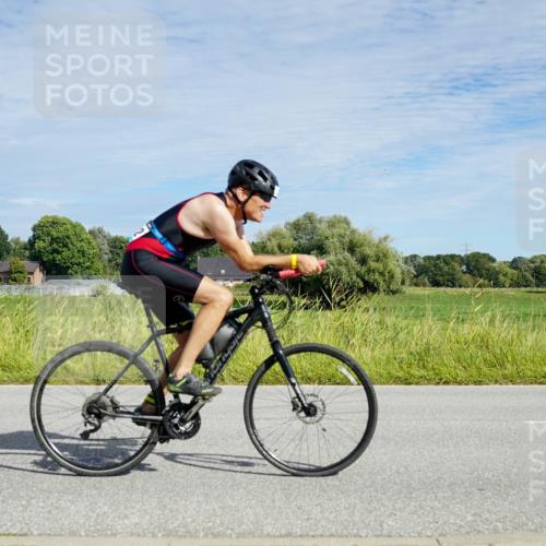 31.08.2025 - Elbe Triathlon Hamburg Michael Burmester http://msf.ph/oto/8692719 31.08.2025 10:44:27 Radfahren 951, 1313, 1322 meine-sportfotos.de