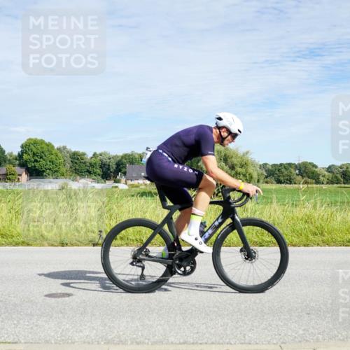 31.08.2025 - Elbe Triathlon Hamburg Michael Burmester http://msf.ph/oto/8692736 31.08.2025 10:45:18 Radfahren 401, 809, 1261, 1275, 1338 meine-sportfotos.de