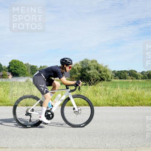 31.08.2025 - Elbe Triathlon Hamburg Michael Burmester http://msf.ph/oto/8692739 31.08.2025 10:45:21 Radfahren 401, 809, 1261, 1275, 1319, 1337, 1338 meine-sportfotos.de