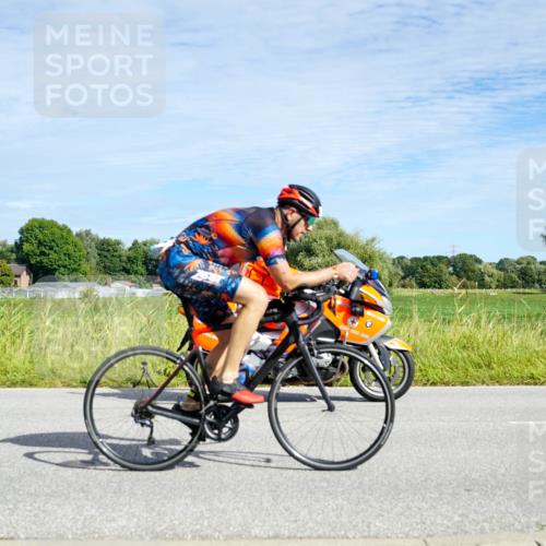 31.08.2025 - Elbe Triathlon Hamburg Michael Burmester http://msf.ph/oto/8692751 31.08.2025 10:45:52 Radfahren 1102, 1132 meine-sportfotos.de