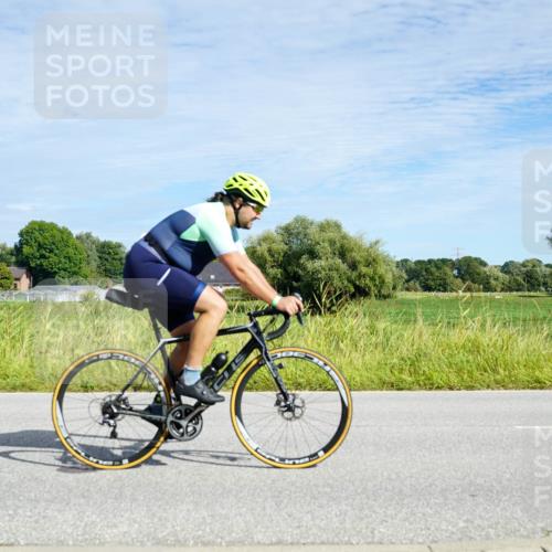 31.08.2025 - Elbe Triathlon Hamburg Michael Burmester http://msf.ph/oto/8692752 31.08.2025 10:45:54 Radfahren 1102, 1132 meine-sportfotos.de