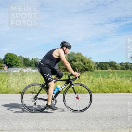 31.08.2025 - Elbe Triathlon Hamburg Michael Burmester http://msf.ph/oto/8692755 31.08.2025 10:46:05 Radfahren 1314, 1317 meine-sportfotos.de