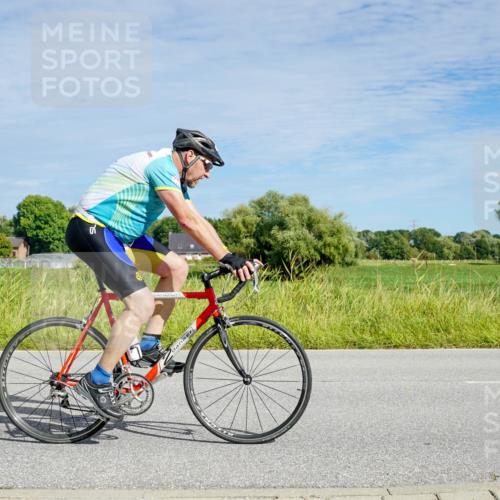31.08.2025 - Elbe Triathlon Hamburg Michael Burmester http://msf.ph/oto/8692789 31.08.2025 10:47:15 Radfahren 876, 1168, 1172, 1300, 1311 meine-sportfotos.de
