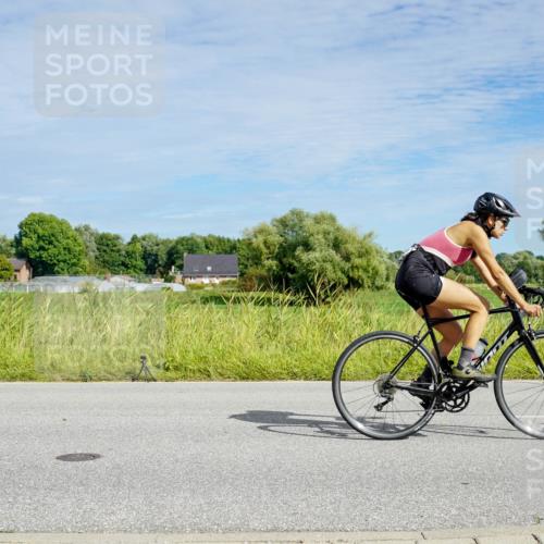 31.08.2025 - Elbe Triathlon Hamburg Michael Burmester http://msf.ph/oto/8692793 31.08.2025 10:47:18 Radfahren 876, 1168, 1172, 1300, 1311 meine-sportfotos.de