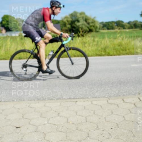 31.08.2025 - Elbe Triathlon Hamburg Michael Burmester http://msf.ph/oto/8692799 31.08.2025 10:47:52 Radfahren 948, 949, 1116, 1185 meine-sportfotos.de