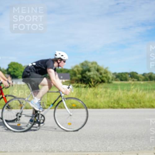 31.08.2025 - Elbe Triathlon Hamburg Michael Burmester http://msf.ph/oto/8692800 31.08.2025 10:47:55 Radfahren 948, 949, 1116, 1185 meine-sportfotos.de
