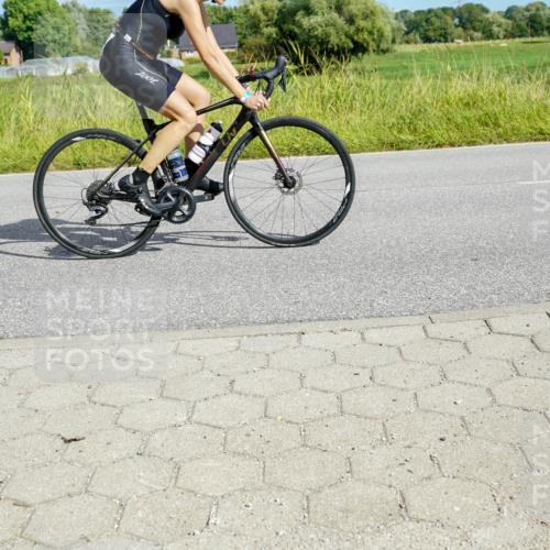 31.08.2025 - Elbe Triathlon Hamburg Michael Burmester http://msf.ph/oto/8692805 31.08.2025 10:48:05 Radfahren 870, 894, 1157, 1276, 1289, 1339, 1379 meine-sportfotos.de