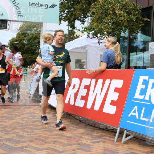 31.08.2025 - 21. Blankeneser Heldenlauf Strokosch-Dieckow http://msf.ph/oto/8692817 31.08.2025 12:37:35 Ziel 5170, 5361, 5265, 5699, 5698, 5617, 4175 meine-sportfotos.de