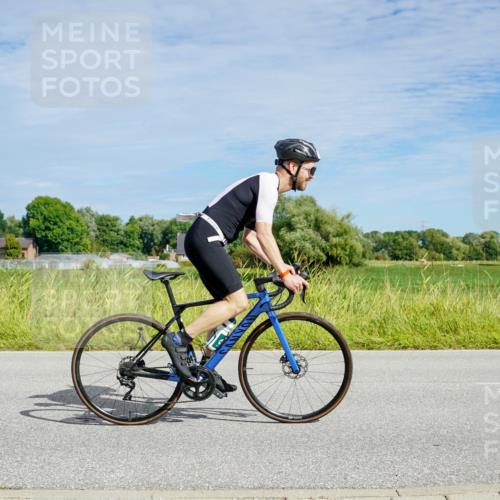 31.08.2025 - Elbe Triathlon Hamburg Michael Burmester http://msf.ph/oto/8692826 31.08.2025 10:48:51 Radfahren 1119 meine-sportfotos.de