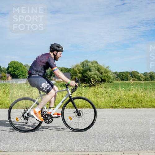 31.08.2025 - Elbe Triathlon Hamburg Michael Burmester http://msf.ph/oto/8692829 31.08.2025 10:49:03 Radfahren 1072, 1112, 1147, 1177, 1290 meine-sportfotos.de