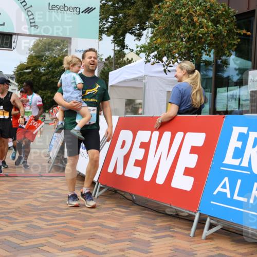 31.08.2025 - 21. Blankeneser Heldenlauf Strokosch-Dieckow http://msf.ph/oto/8692841 31.08.2025 12:37:35 Ziel 5170, 5361, 5265, 5699, 5698, 5617, 4175 meine-sportfotos.de