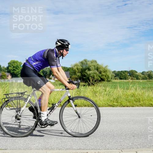 31.08.2025 - Elbe Triathlon Hamburg Michael Burmester http://msf.ph/oto/8692845 31.08.2025 10:49:51 Radfahren 886, 1136, 1167, 1191, 1221 meine-sportfotos.de