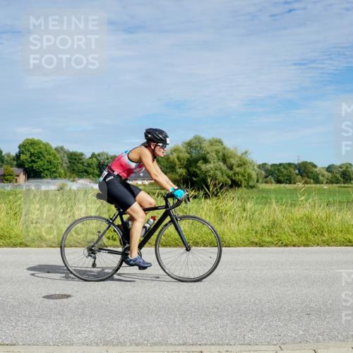 31.08.2025 - Elbe Triathlon Hamburg Michael Burmester http://msf.ph/oto/8692850 31.08.2025 10:49:58 Radfahren 886, 1167, 1364 meine-sportfotos.de