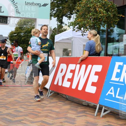 31.08.2025 - 21. Blankeneser Heldenlauf Strokosch-Dieckow http://msf.ph/oto/8692851 31.08.2025 12:37:35 Ziel 5170, 5361, 5265, 5699, 5698, 5617, 4175 meine-sportfotos.de