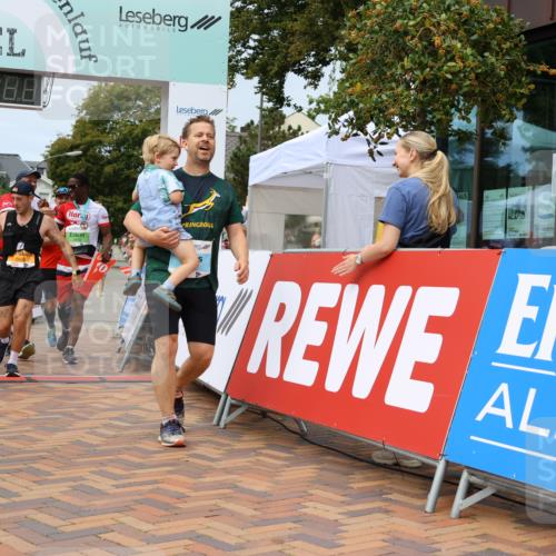 31.08.2025 - 21. Blankeneser Heldenlauf Strokosch-Dieckow http://msf.ph/oto/8692858 31.08.2025 12:37:35 Ziel 5170, 5361, 5265, 5699, 5698, 5617, 4175 meine-sportfotos.de