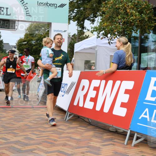 31.08.2025 - 21. Blankeneser Heldenlauf Strokosch-Dieckow http://msf.ph/oto/8692874 31.08.2025 12:37:35 Ziel 5170, 5361, 5265, 5699, 5698, 5617, 4175 meine-sportfotos.de