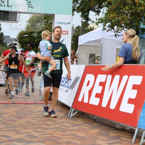 31.08.2025 - 21. Blankeneser Heldenlauf Strokosch-Dieckow http://msf.ph/oto/8692903 31.08.2025 12:37:35 Ziel 5170, 5361, 5265, 5699, 5698, 5617, 4175 meine-sportfotos.de