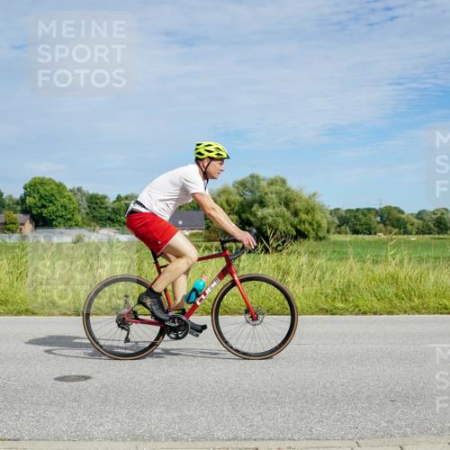 31.08.2025 - Elbe Triathlon Hamburg Michael Burmester http://msf.ph/oto/8692908 31.08.2025 10:51:52 Radfahren 1234, 1242, 1271 meine-sportfotos.de