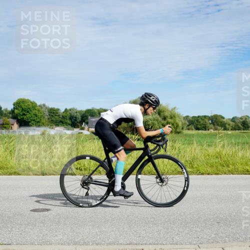 31.08.2025 - Elbe Triathlon Hamburg Michael Burmester http://msf.ph/oto/8692913 31.08.2025 10:52:03 Radfahren 1135, 1186, 1376, 1434, 1479, 1483, 1492 meine-sportfotos.de