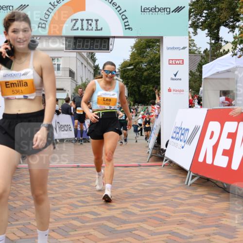 31.08.2025 - 21. Blankeneser Heldenlauf Strokosch-Dieckow http://msf.ph/oto/8692916 31.08.2025 12:37:30 Ziel 5170, 5361, 5265, 4175 meine-sportfotos.de
