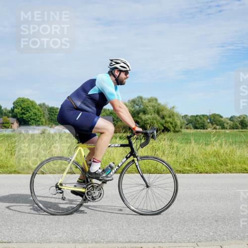 31.08.2025 - Elbe Triathlon Hamburg Michael Burmester http://msf.ph/oto/8692925 31.08.2025 10:52:35 Radfahren 1113, 1124, 1265 meine-sportfotos.de