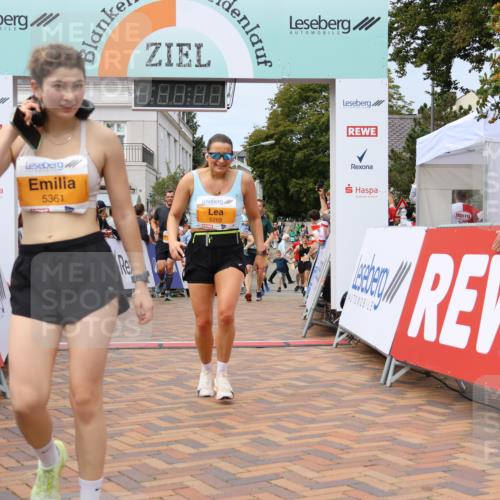31.08.2025 - 21. Blankeneser Heldenlauf Strokosch-Dieckow http://msf.ph/oto/8692931 31.08.2025 12:37:30 Ziel 5170, 5361, 5265, 4175 meine-sportfotos.de
