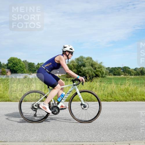 31.08.2025 - Elbe Triathlon Hamburg Michael Burmester http://msf.ph/oto/8692969 31.08.2025 10:54:15 Radfahren 923, 1178, 1416, 1422 meine-sportfotos.de