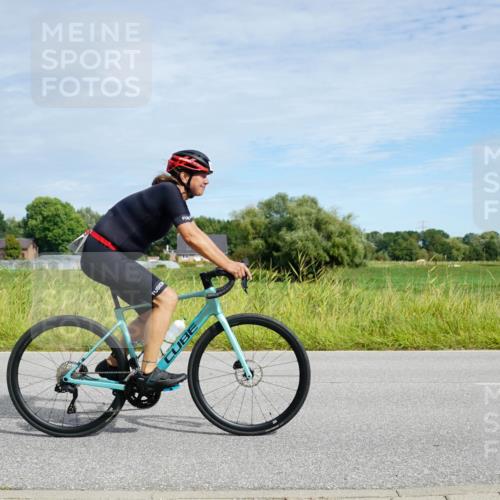 31.08.2025 - Elbe Triathlon Hamburg Michael Burmester http://msf.ph/oto/8692970 31.08.2025 10:54:18 Radfahren 923, 1178, 1388, 1422, 1425 meine-sportfotos.de