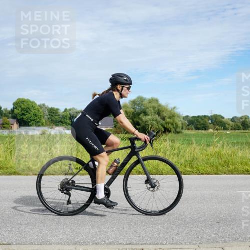 31.08.2025 - Elbe Triathlon Hamburg Michael Burmester http://msf.ph/oto/8692990 31.08.2025 10:54:56 Radfahren 1380, 1382, 1395 meine-sportfotos.de