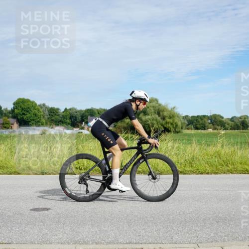31.08.2025 - Elbe Triathlon Hamburg Michael Burmester http://msf.ph/oto/8692995 31.08.2025 10:55:10 Radfahren 1201, 1371, 1410, 1421, 1484 meine-sportfotos.de