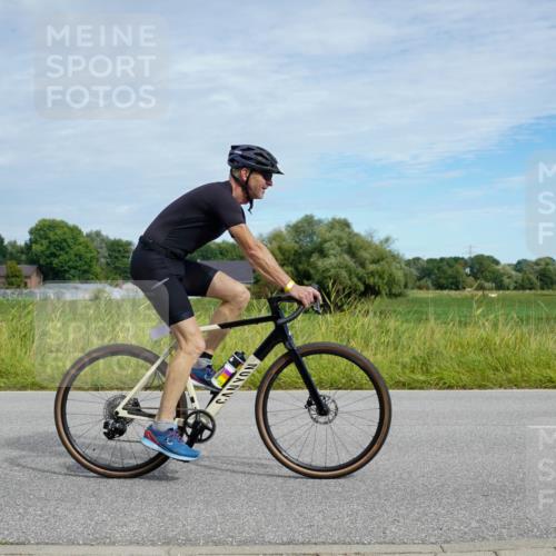31.08.2025 - Elbe Triathlon Hamburg Michael Burmester http://msf.ph/oto/8693064 31.08.2025 10:57:26 Radfahren 1312, 1321, 1405, 1463 meine-sportfotos.de
