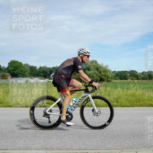 31.08.2025 - Elbe Triathlon Hamburg Michael Burmester http://msf.ph/oto/8693085 31.08.2025 10:58:00 Radfahren 1329, 1351, 1356, 1420, 1441, 1493, 1495 meine-sportfotos.de