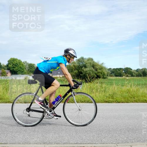 31.08.2025 - Elbe Triathlon Hamburg Michael Burmester http://msf.ph/oto/8693094 31.08.2025 10:58:25 Radfahren 1497 meine-sportfotos.de