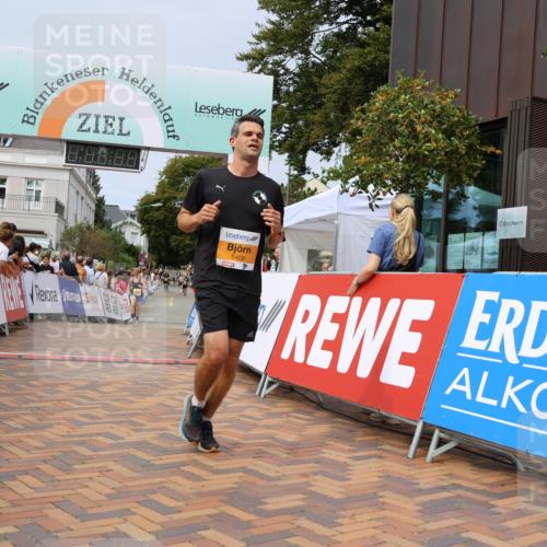 31.08.2025 - 21. Blankeneser Heldenlauf Strokosch-Dieckow http://msf.ph/oto/8693106 31.08.2025 12:37:13 Ziel 5409, 4365 meine-sportfotos.de