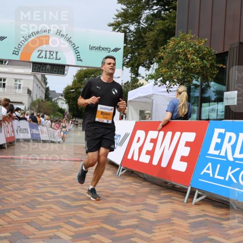 31.08.2025 - 21. Blankeneser Heldenlauf Strokosch-Dieckow http://msf.ph/oto/8693115 31.08.2025 12:37:13 Ziel 5409, 4365 meine-sportfotos.de