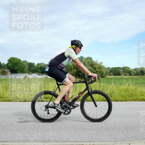 31.08.2025 - Elbe Triathlon Hamburg Michael Burmester http://msf.ph/oto/8693124 31.08.2025 10:59:46 Radfahren 1310, 1318, 1319, 1344, 1362, 1417 meine-sportfotos.de