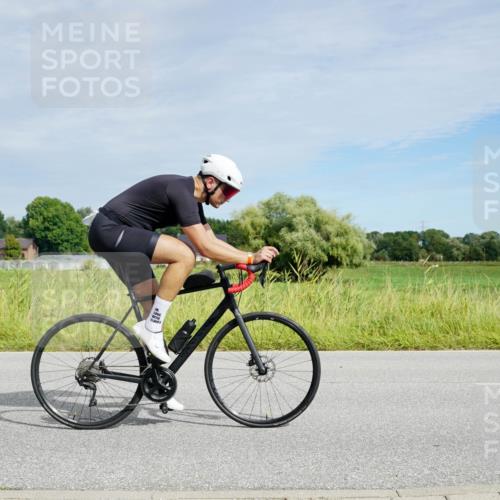 31.08.2025 - Elbe Triathlon Hamburg Michael Burmester http://msf.ph/oto/8693151 31.08.2025 11:00:55 Radfahren 1154, 1277, 1337 meine-sportfotos.de