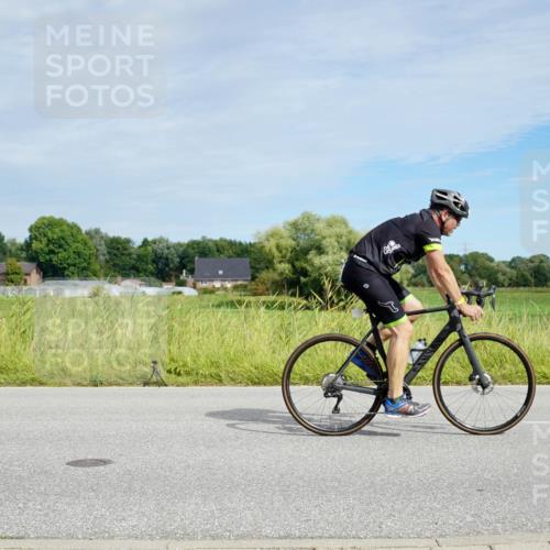 31.08.2025 - Elbe Triathlon Hamburg Michael Burmester http://msf.ph/oto/8693152 31.08.2025 11:00:56 Radfahren 1154, 1277, 1337 meine-sportfotos.de