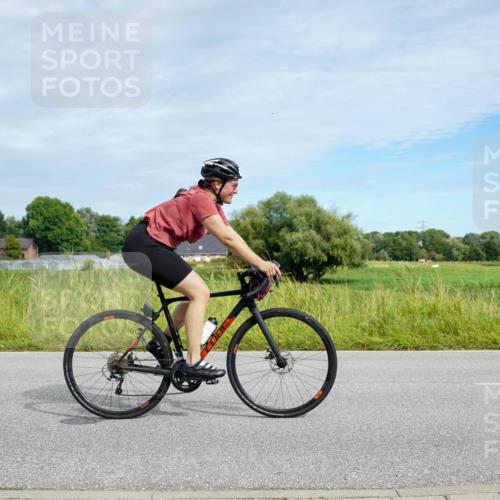 31.08.2025 - Elbe Triathlon Hamburg Michael Burmester http://msf.ph/oto/8693162 31.08.2025 11:01:15 Radfahren 1259, 1307, 1359, 1360, 1612 meine-sportfotos.de