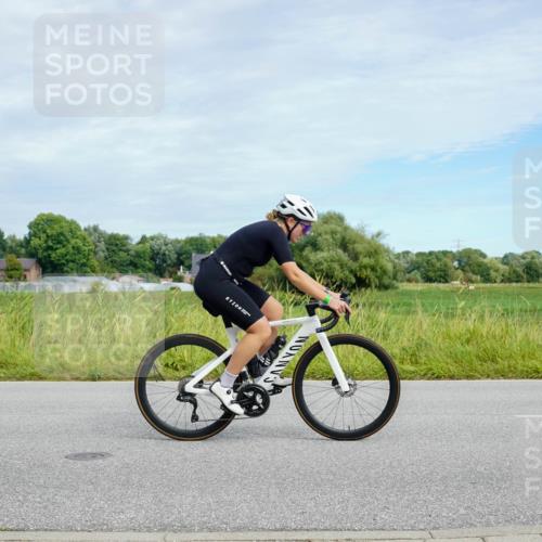 31.08.2025 - Elbe Triathlon Hamburg Michael Burmester http://msf.ph/oto/8693190 31.08.2025 11:02:07 Radfahren 1530, 1534, 1576, 1610 meine-sportfotos.de