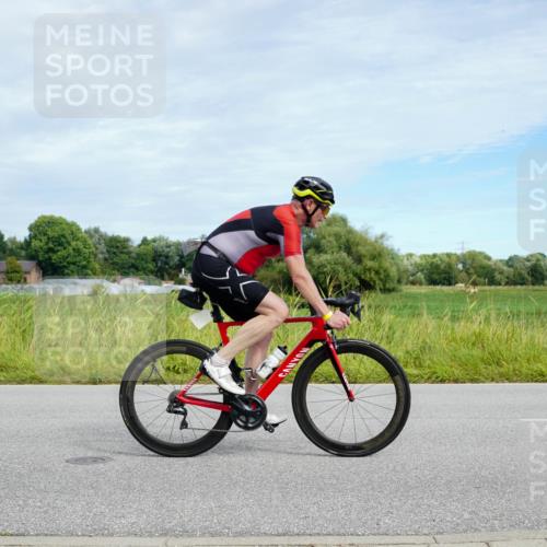 31.08.2025 - Elbe Triathlon Hamburg Michael Burmester http://msf.ph/oto/8693199 31.08.2025 11:02:41 Radfahren 401, 1332, 1512 meine-sportfotos.de