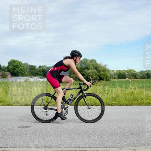31.08.2025 - Elbe Triathlon Hamburg Michael Burmester http://msf.ph/oto/8693203 31.08.2025 11:02:44 Radfahren 401, 1332, 1379, 1512 meine-sportfotos.de