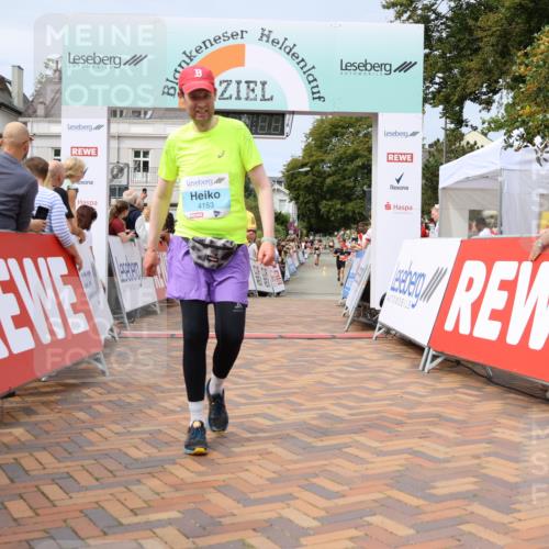 31.08.2025 - 21. Blankeneser Heldenlauf Strokosch-Dieckow http://msf.ph/oto/8693217 31.08.2025 12:37:04 Ziel 5267, 5501, 4153, 4365 meine-sportfotos.de