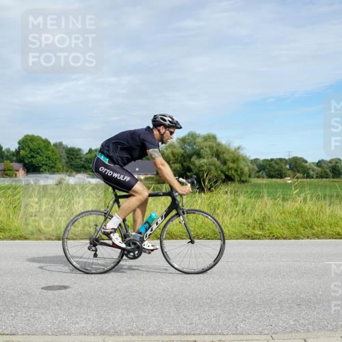 31.08.2025 - Elbe Triathlon Hamburg Michael Burmester http://msf.ph/oto/8693227 31.08.2025 11:03:48 Radfahren 1268, 1536, 1549 meine-sportfotos.de